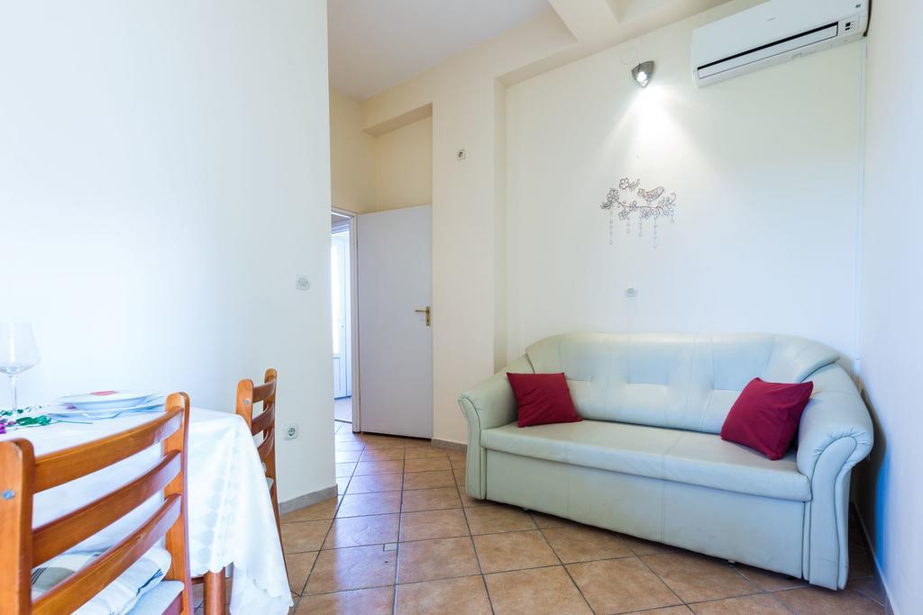 Apartments Angelina Sukošan Exterior foto